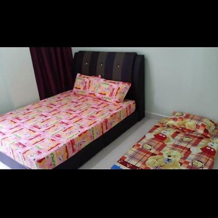 Coral Homestay Pekan Pangkor Екстер'єр фото