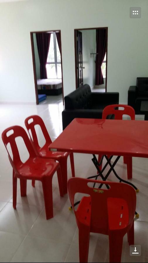 Coral Homestay Pekan Pangkor Екстер'єр фото